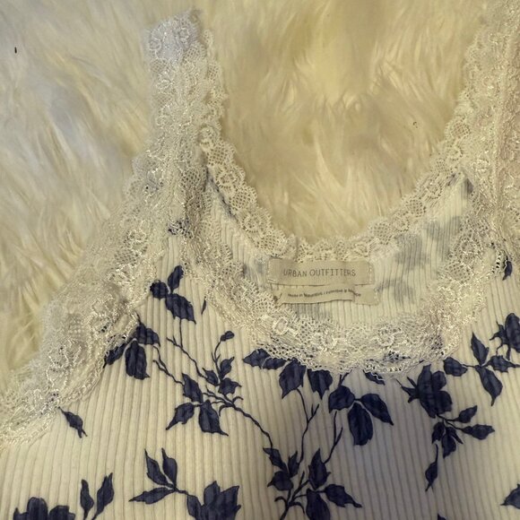 URBAN OUTFITTERS size small floral tank top - Picture 2 of 4
